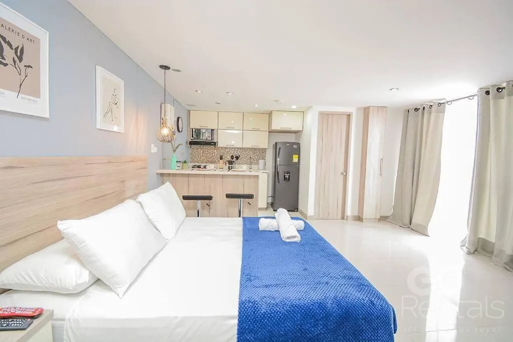 Charming Decor & Stunning Views Green Poblado Medellín